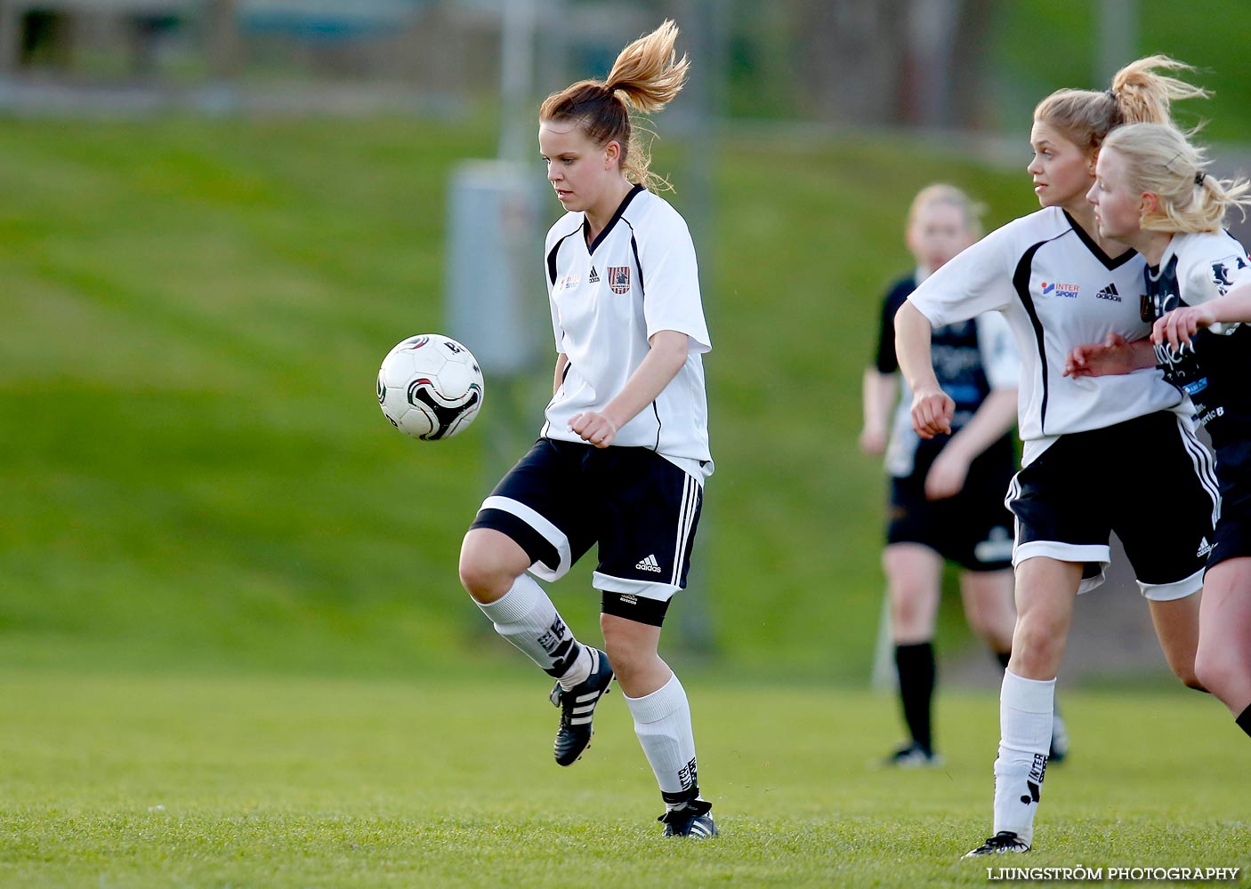 Skövde KIK U-Ulvåkers IF U 2-2,dam,Lillegårdens IP,Skövde,Sverige,Fotboll,,2015,117420