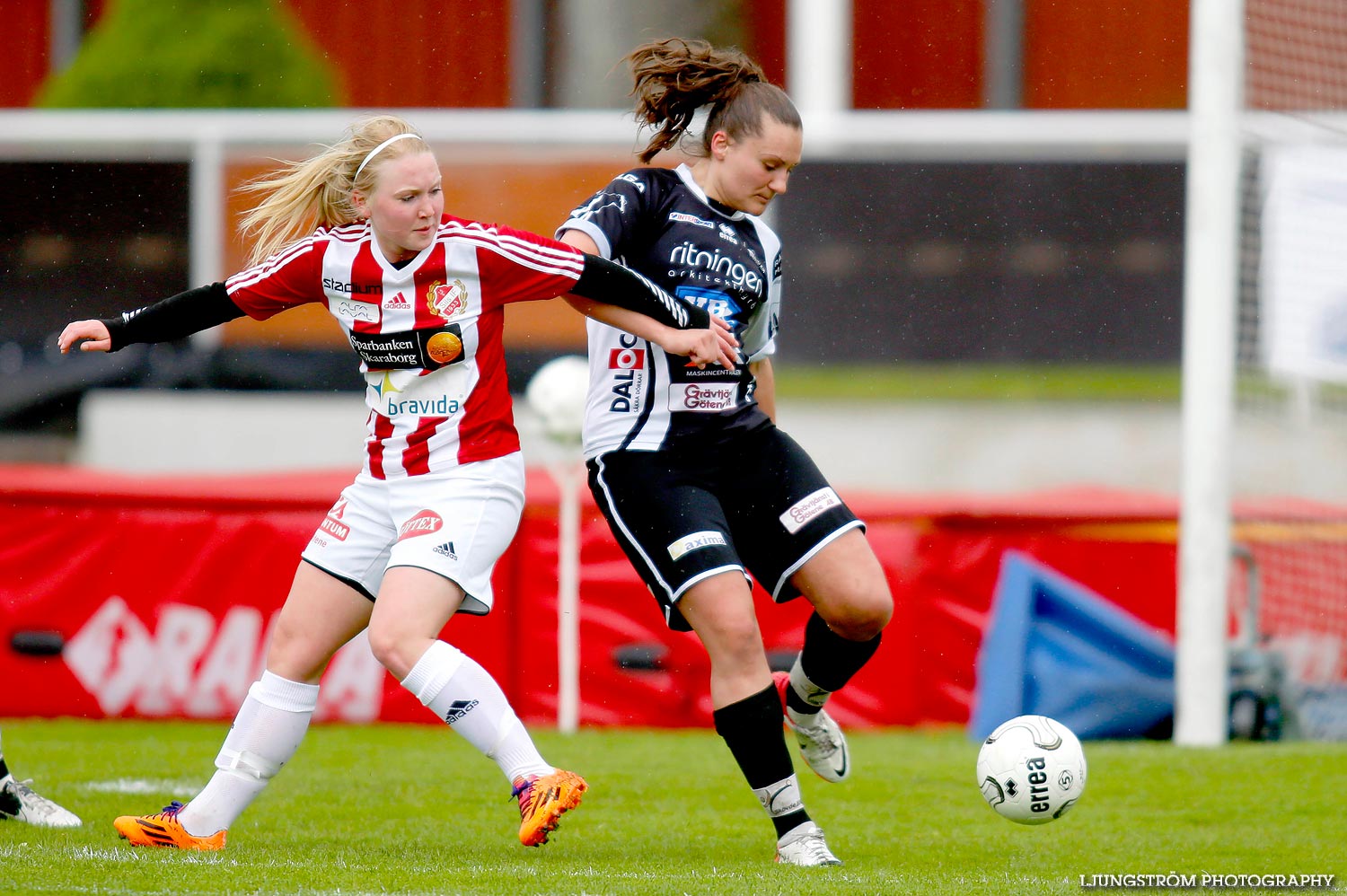 Skövde KIK-Sils IF 3-1,dam,Södermalms IP,Skövde,Sverige,Fotboll,,2015,117435