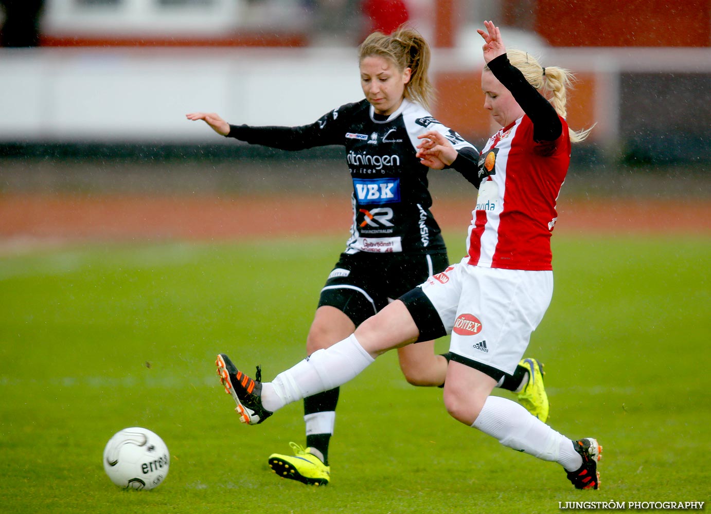 Skövde KIK-Sils IF 3-1,dam,Södermalms IP,Skövde,Sverige,Fotboll,,2015,117473