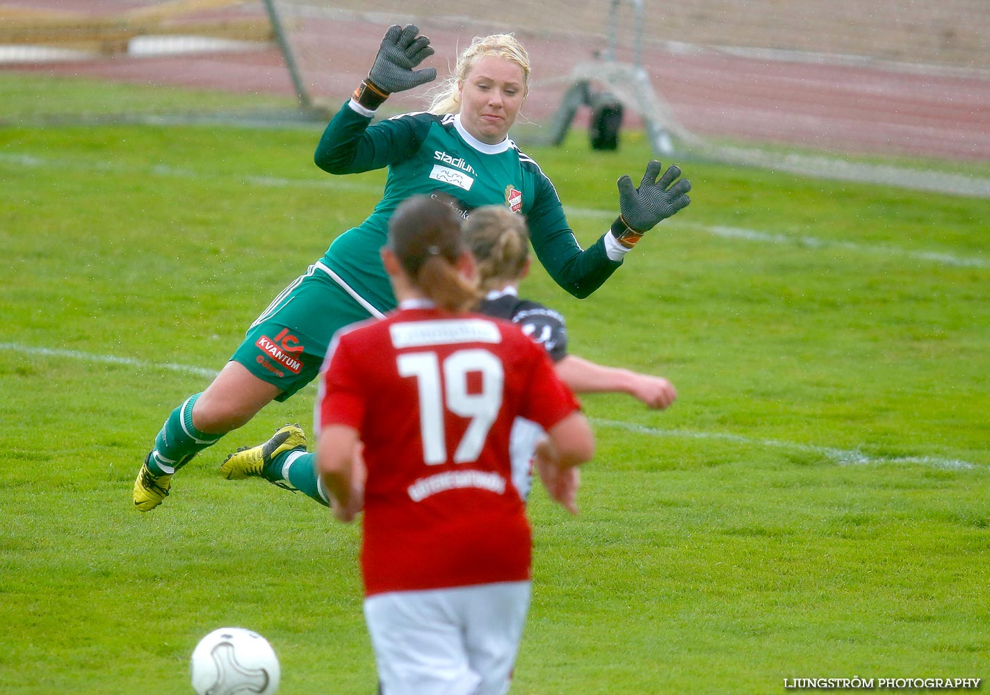 Skövde KIK-Sils IF 3-1,dam,Södermalms IP,Skövde,Sverige,Fotboll,,2015,117504