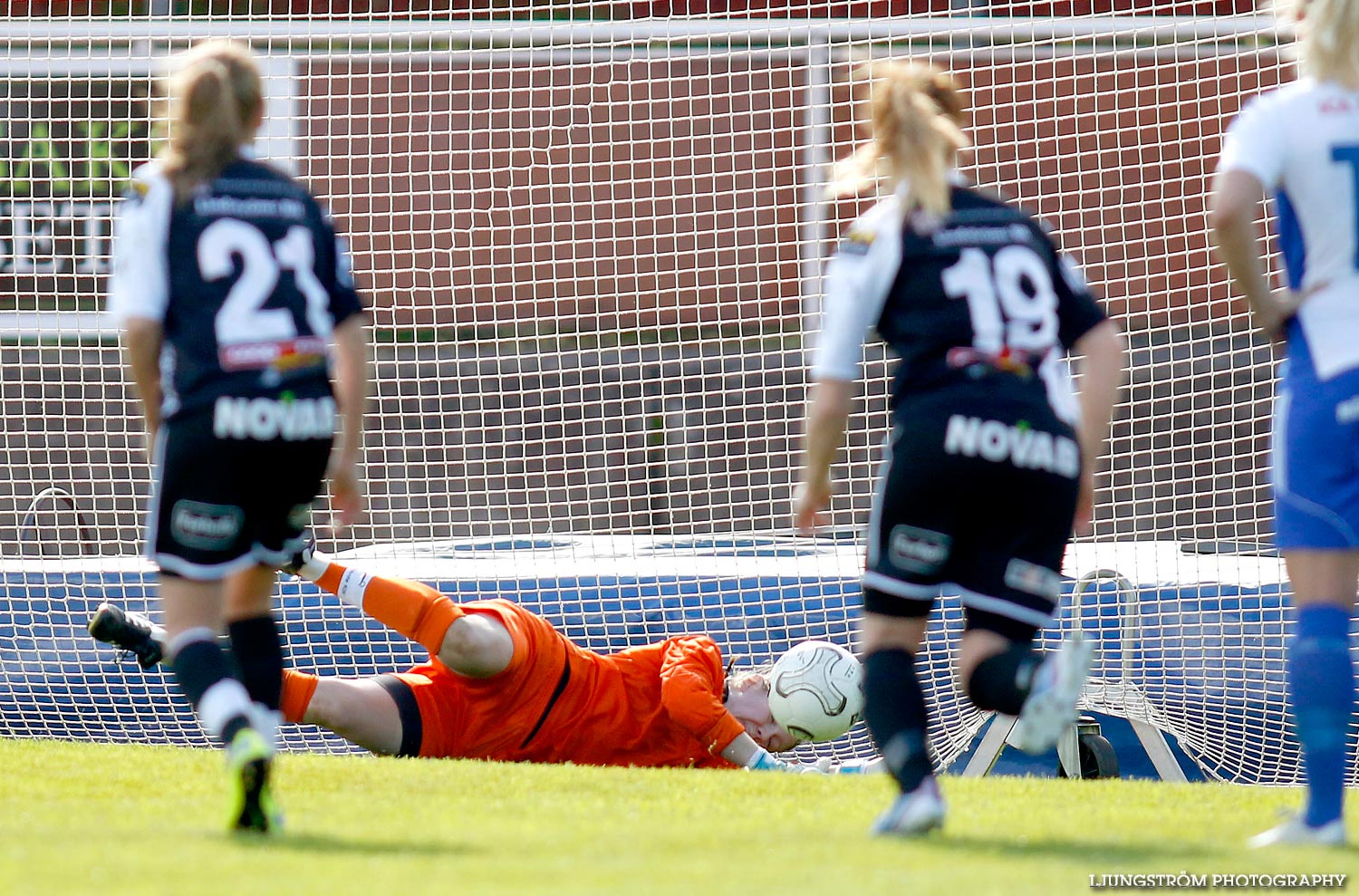 Skövde KIK-IFK Skoghall 4-2,dam,Södermalms IP,Skövde,Sverige,Fotboll,,2015,118938