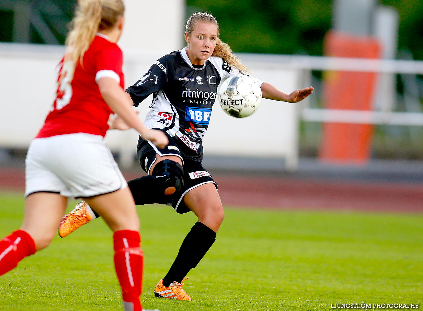 Skövde KIK-IK Rössö Uddevalla 0-6,dam,Södermalms IP,Skövde,Sverige,Fotboll,,2015,127206