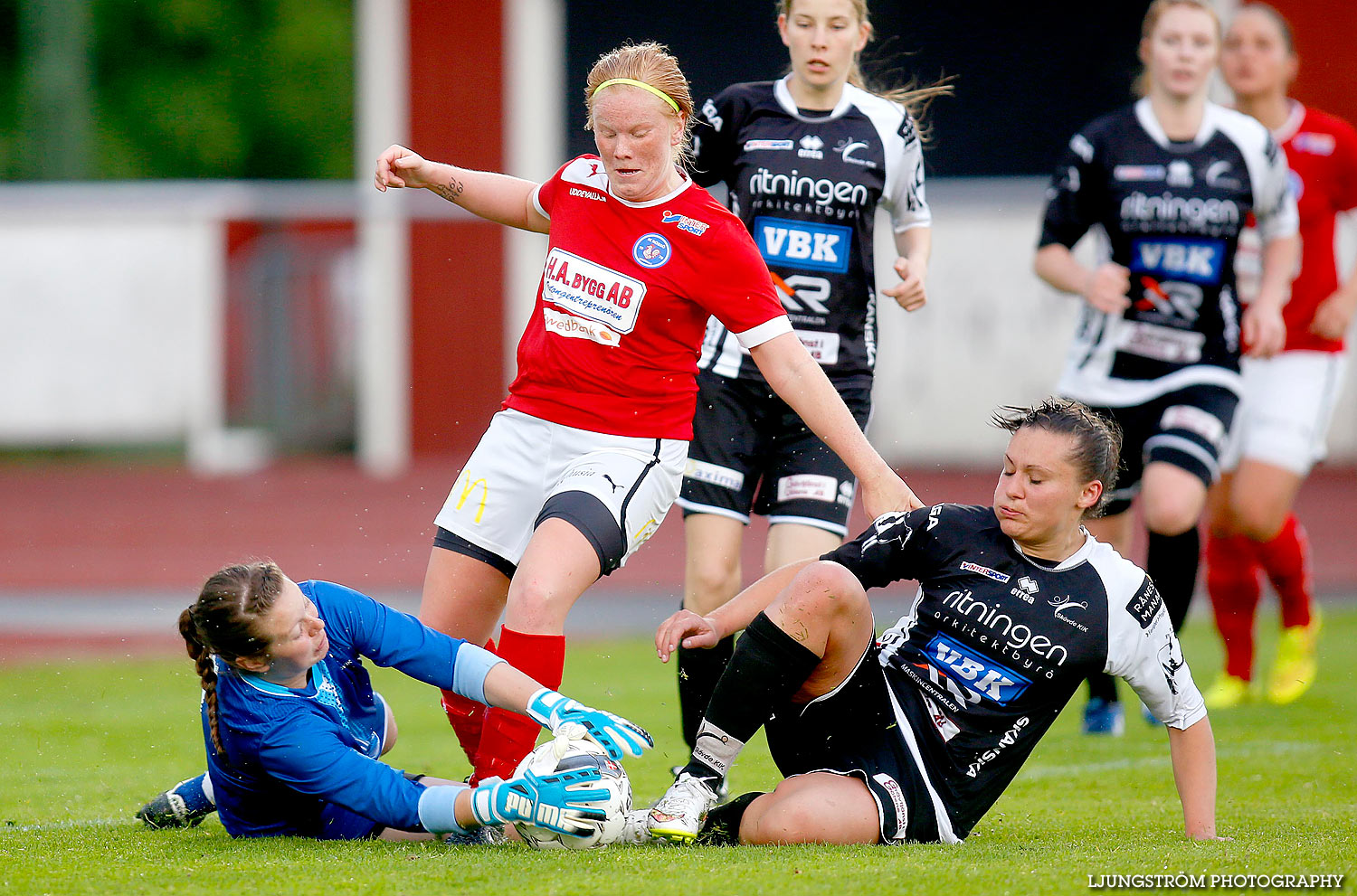 Skövde KIK-IK Rössö Uddevalla 0-6,dam,Södermalms IP,Skövde,Sverige,Fotboll,,2015,127238