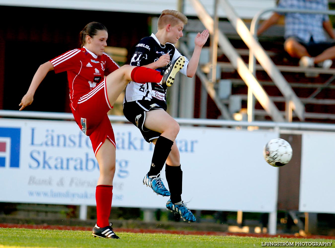 Skövde KIK-Rävåsens IK 2-4,dam,Södermalms IP,Skövde,Sverige,Fotboll,,2015,119995