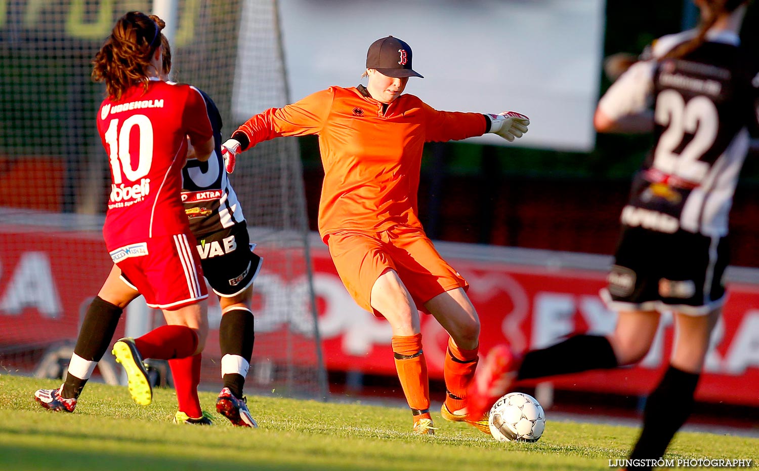 Skövde KIK-Rävåsens IK 2-4,dam,Södermalms IP,Skövde,Sverige,Fotboll,,2015,120004