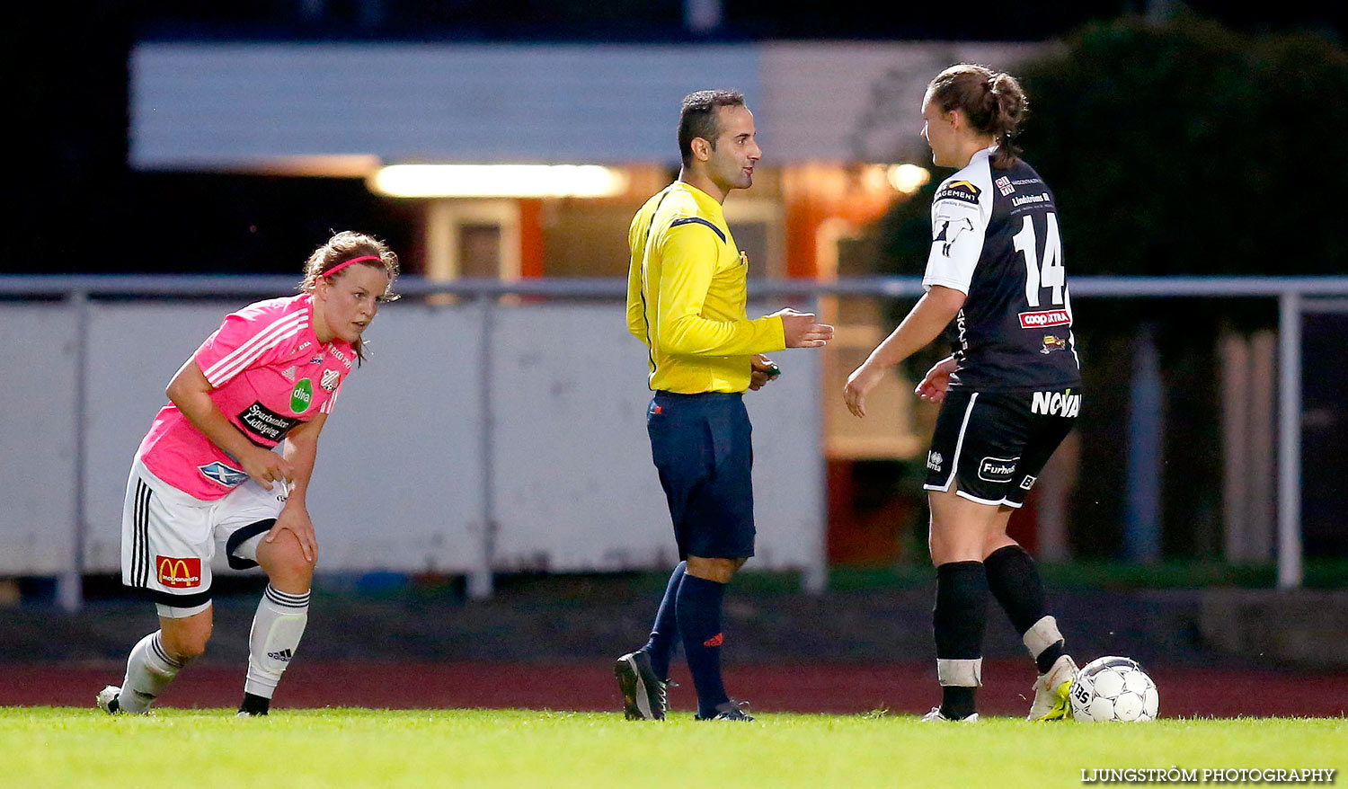 DM 1/2-final Skövde KIK-Lidköpings FK 3-4,dam,Södermalms IP,Skövde,Sverige,Fotboll,,2015,122563