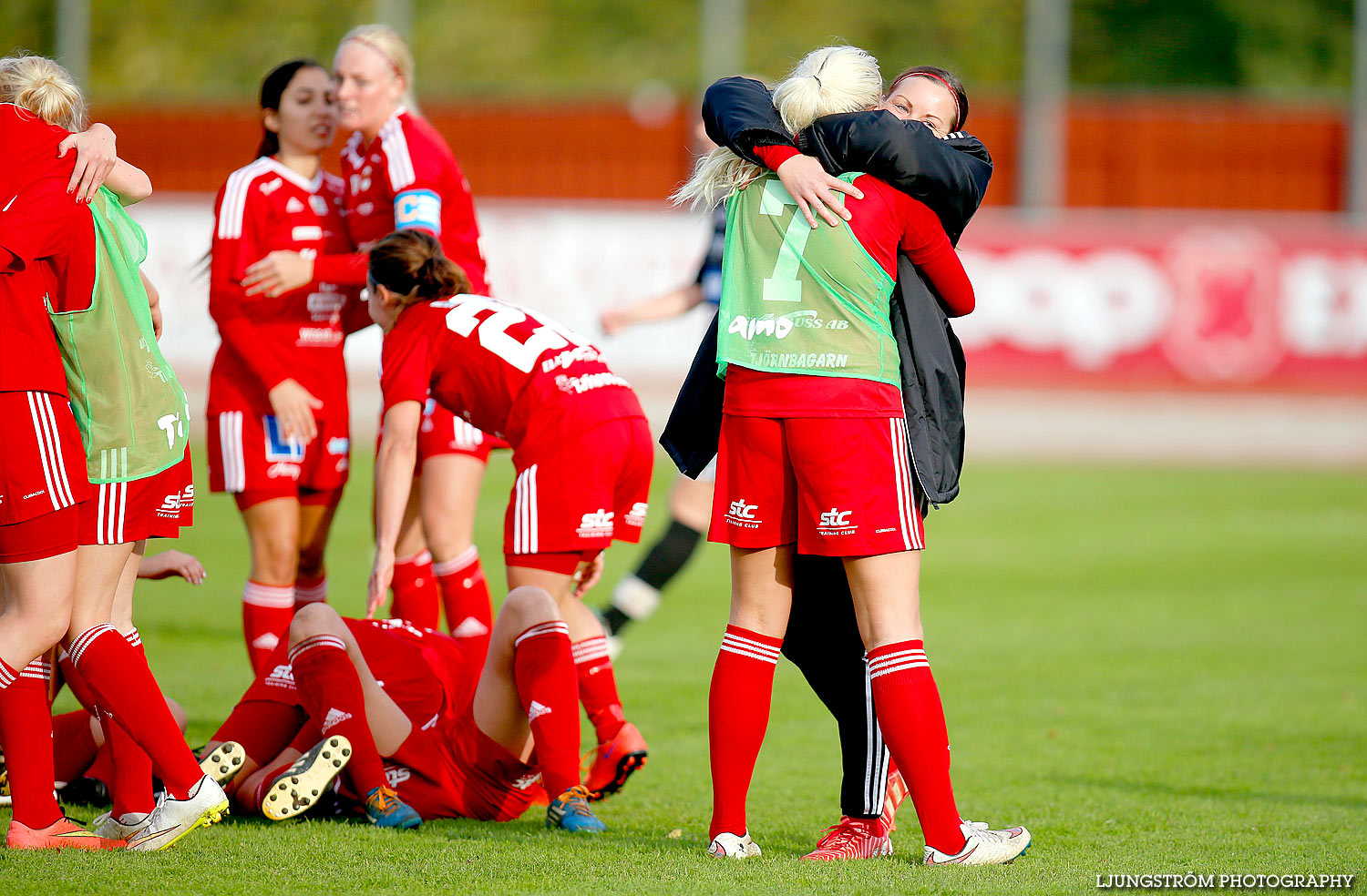 Skövde KIK-Stenungsunds IF 1-1,dam,Södermalms IP,Skövde,Sverige,Fotboll,,2015,130037