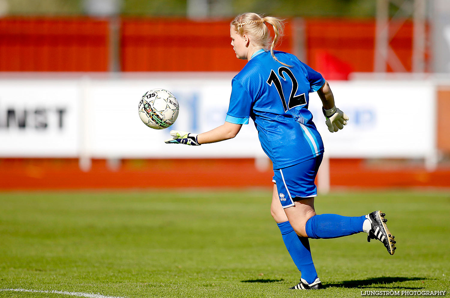 Skövde KIK-Stenungsunds IF 2-0,dam,Södermalms IP,Skövde,Sverige,Fotboll,,2016,139361