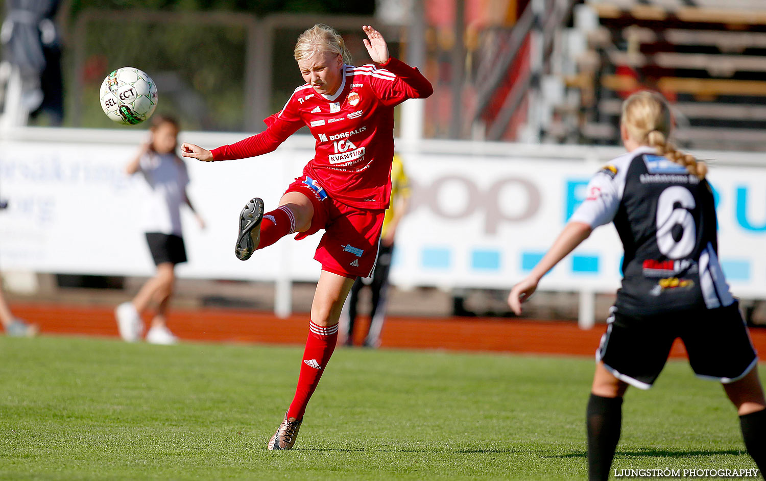 Skövde KIK-Stenungsunds IF 2-0,dam,Södermalms IP,Skövde,Sverige,Fotboll,,2016,139365