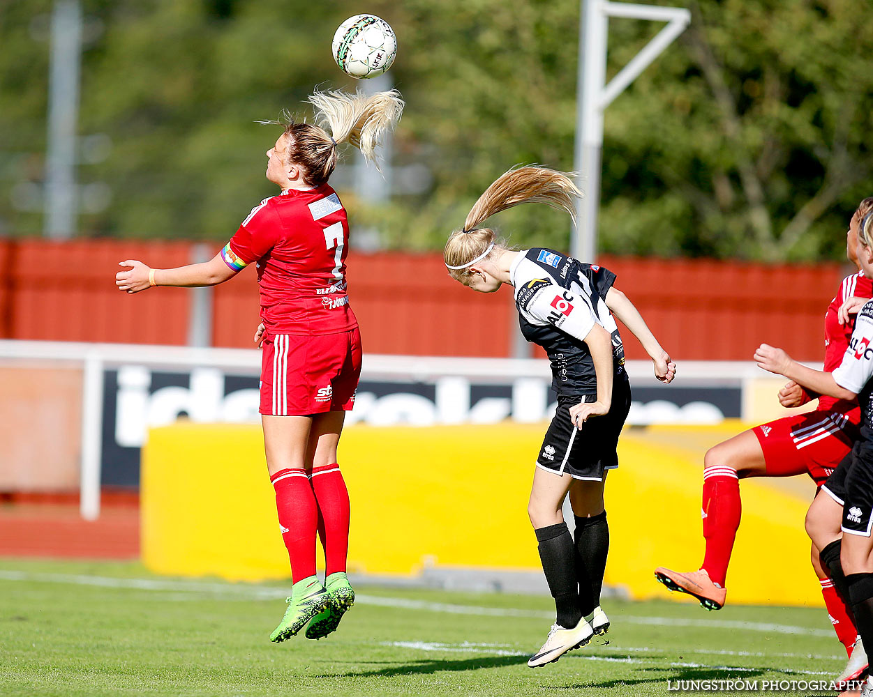 Skövde KIK-Stenungsunds IF 2-0,dam,Södermalms IP,Skövde,Sverige,Fotboll,,2016,139370