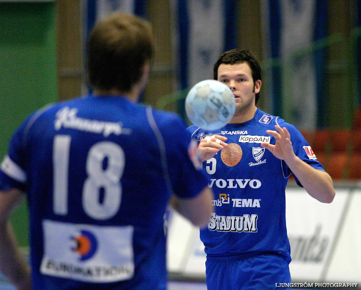 EHF-cupen IFK Skövde HK-Dynamo Astrakhan 28-26,herr,Arena Skövde,Skövde,Sverige,Handboll,,2005,9675