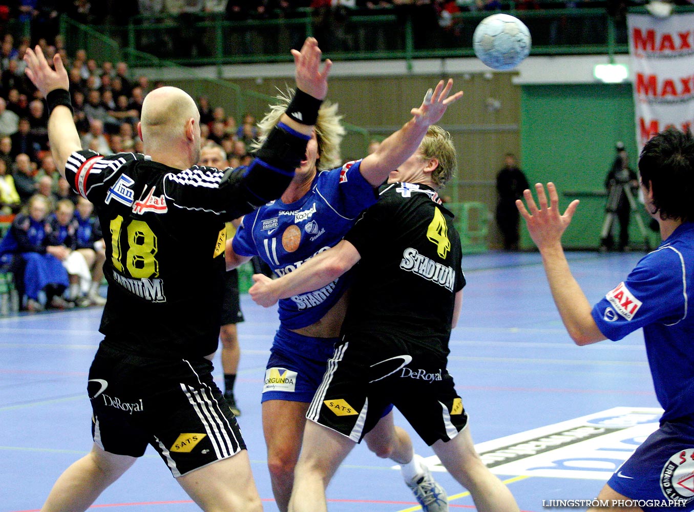 IFK Skövde HK-IK Sävehof 36-31,herr,Arena Skövde,Skövde,Sverige,Handboll,,2006,6365