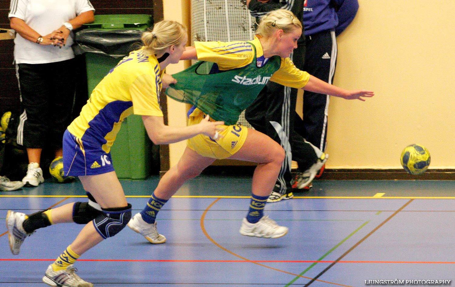 Träningsmatch Sverige-Västsverige 14-9, 16-4, 10-11,dam,Arena Skövde,Skövde,Sverige,Handboll,,2009,17485