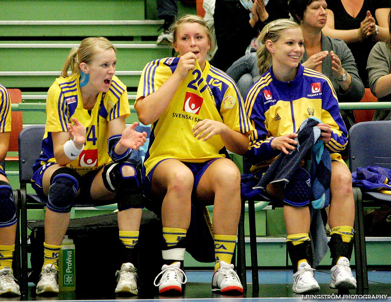 VM-KVAL Sverige-Montenegro 24-17,dam,Arena Skövde,Skövde,Sverige,Handboll,,2009,17628