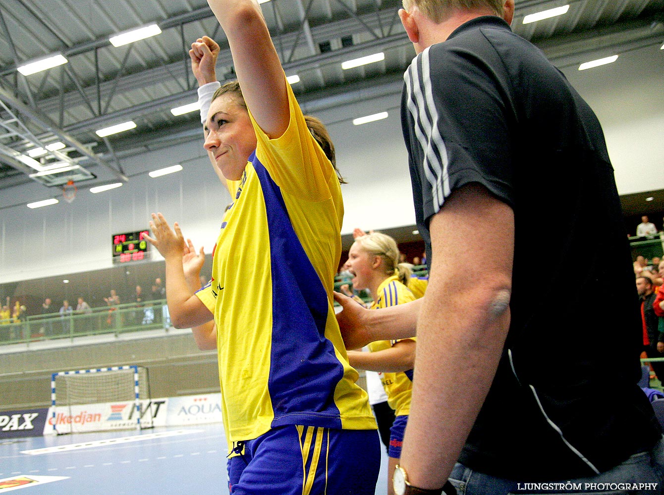 VM-KVAL Sverige-Montenegro 24-17,dam,Arena Skövde,Skövde,Sverige,Handboll,,2009,17675