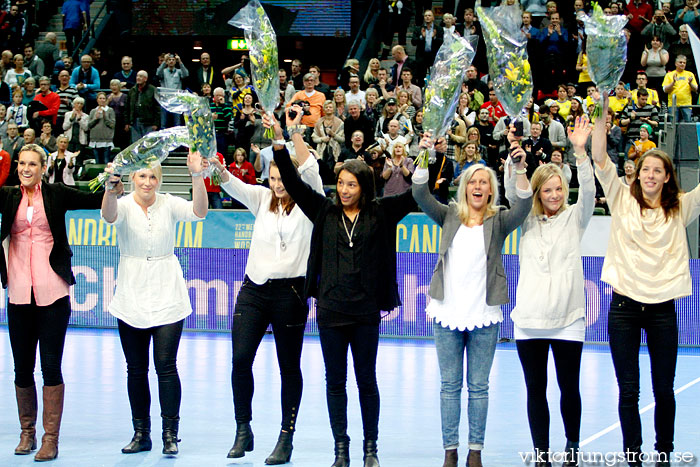 Uppvaktning dam- och juniorlandslaget,dam,Scandinavium,Göteborg,Sverige,Handboll,,2011,34090