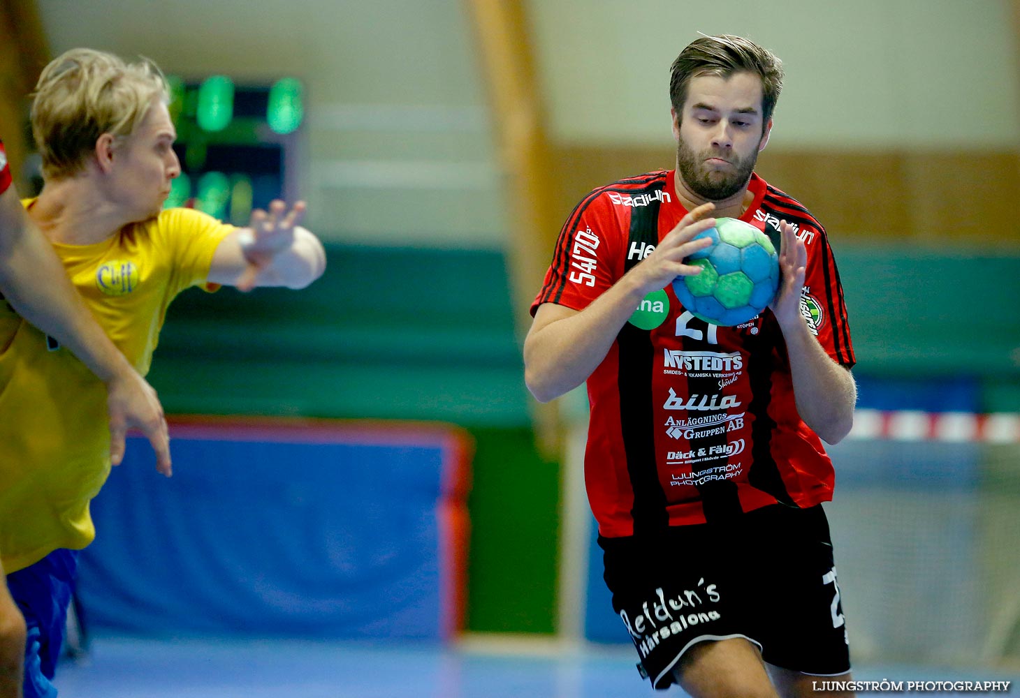 HK Country-HK Cliff 28-24,herr,Skövde Idrottshall,Skövde,Sverige,Handboll,,2014,97187