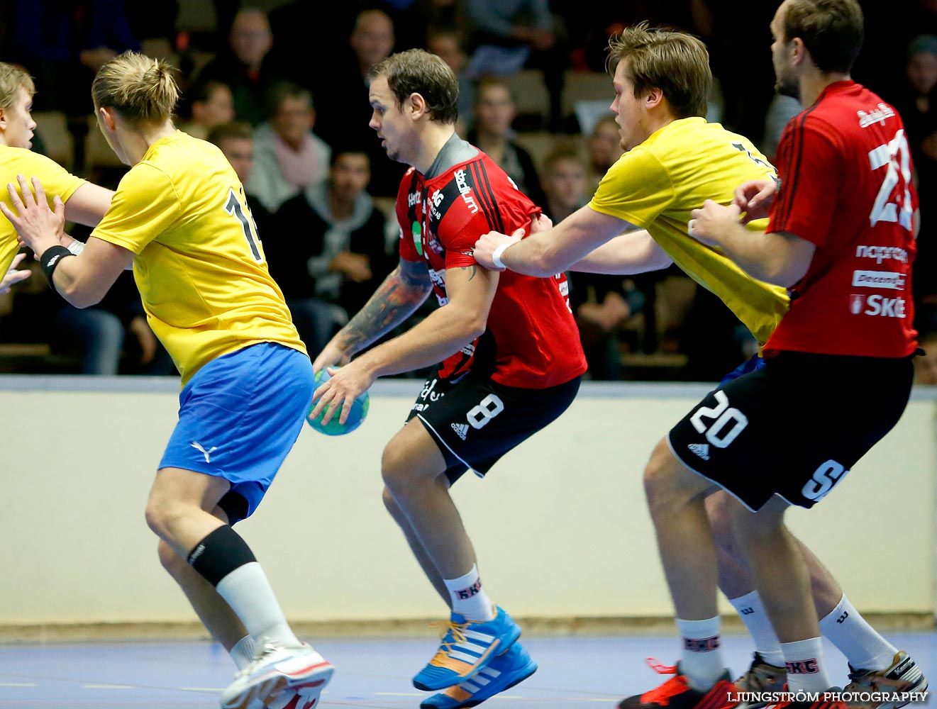 HK Country-HK Cliff 28-24,herr,Skövde Idrottshall,Skövde,Sverige,Handboll,,2014,97188