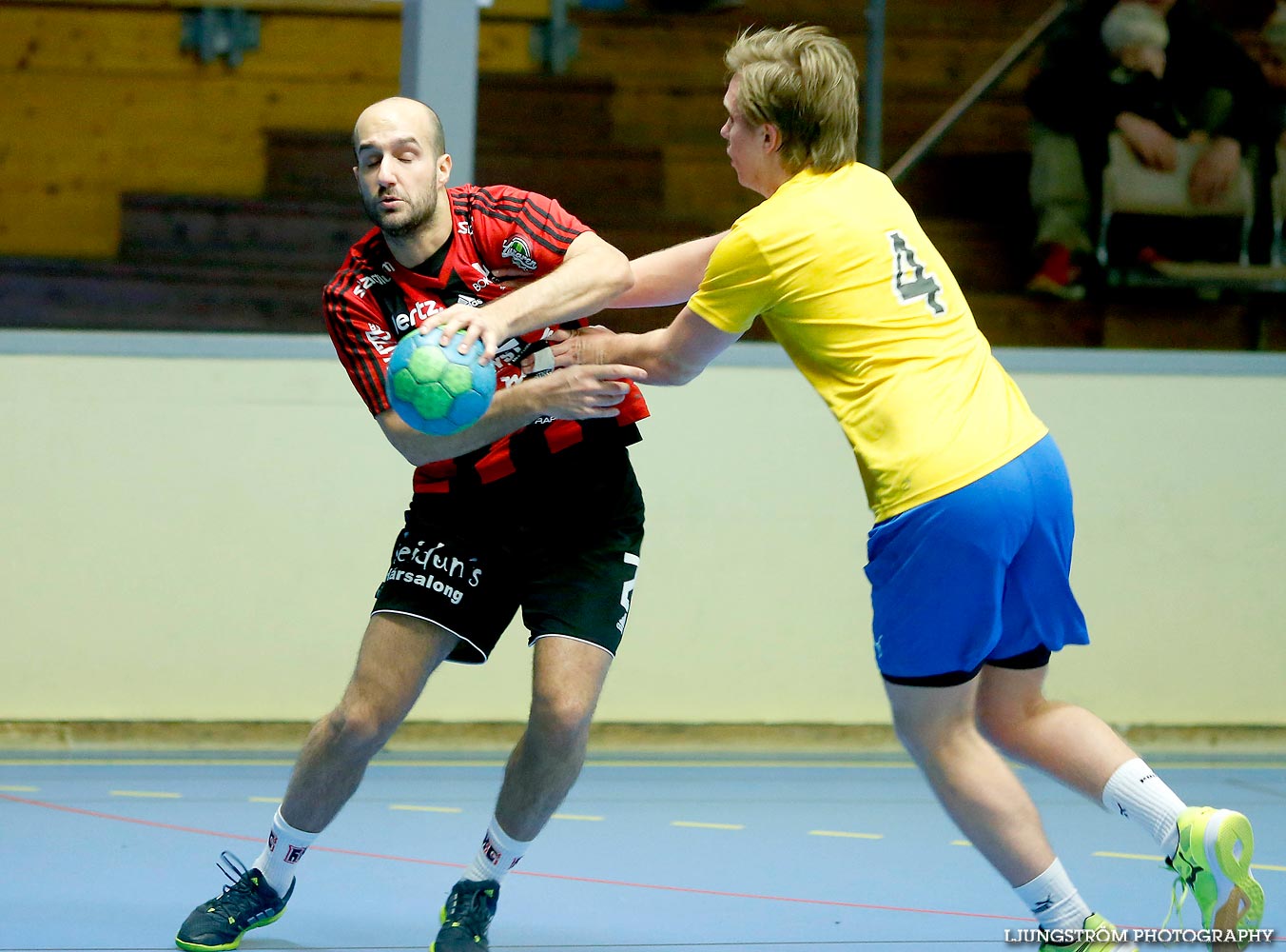 HK Country-HK Cliff 28-24,herr,Skövde Idrottshall,Skövde,Sverige,Handboll,,2014,97193