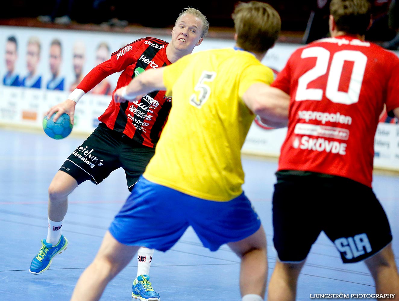 HK Country-HK Cliff 28-24,herr,Skövde Idrottshall,Skövde,Sverige,Handboll,,2014,97196