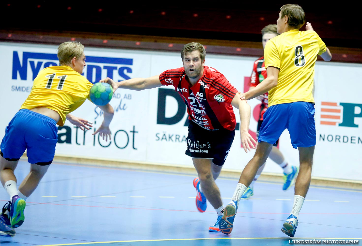 HK Country-HK Cliff 28-24,herr,Skövde Idrottshall,Skövde,Sverige,Handboll,,2014,97214