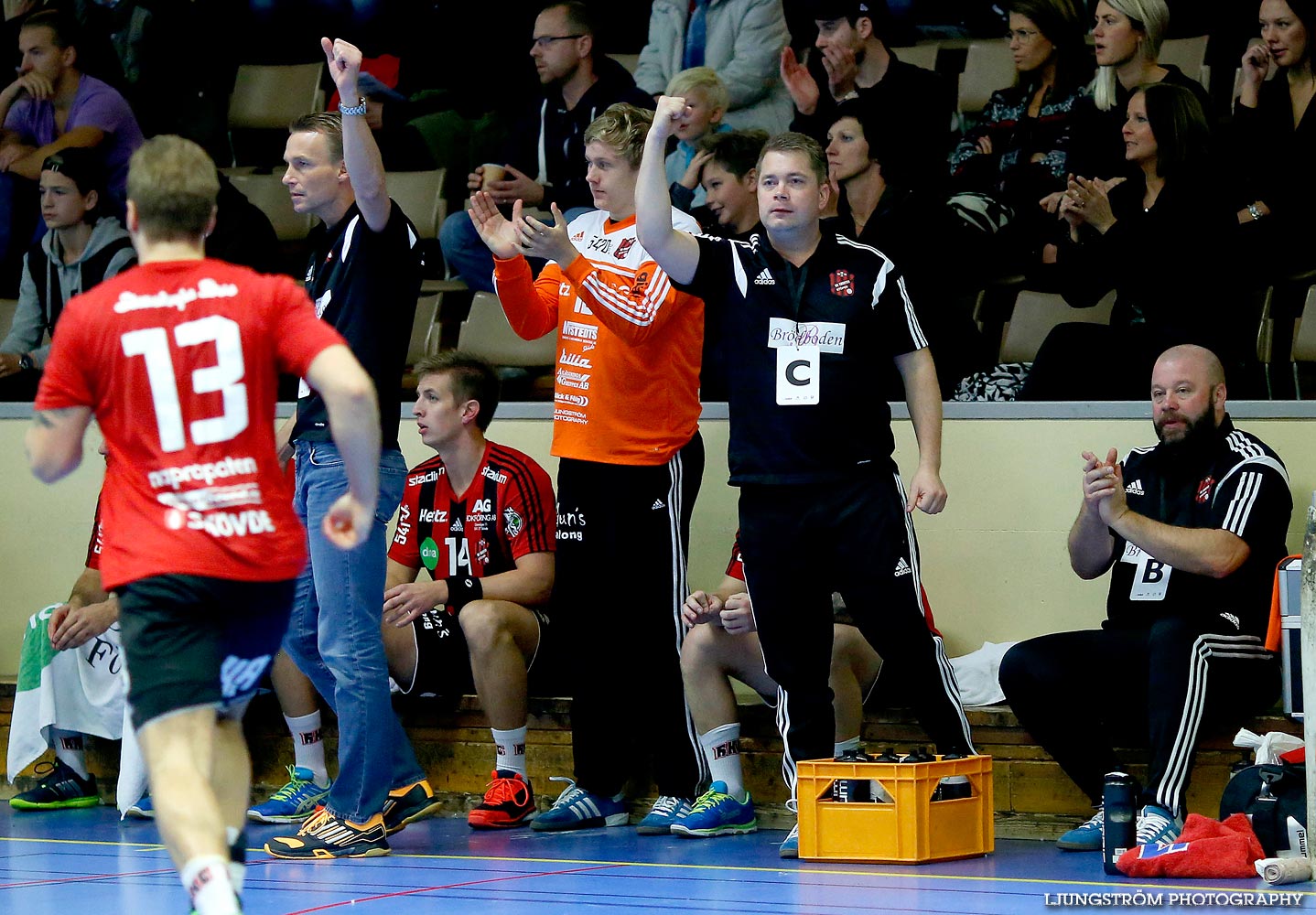 HK Country-HK Cliff 28-24,herr,Skövde Idrottshall,Skövde,Sverige,Handboll,,2014,97233