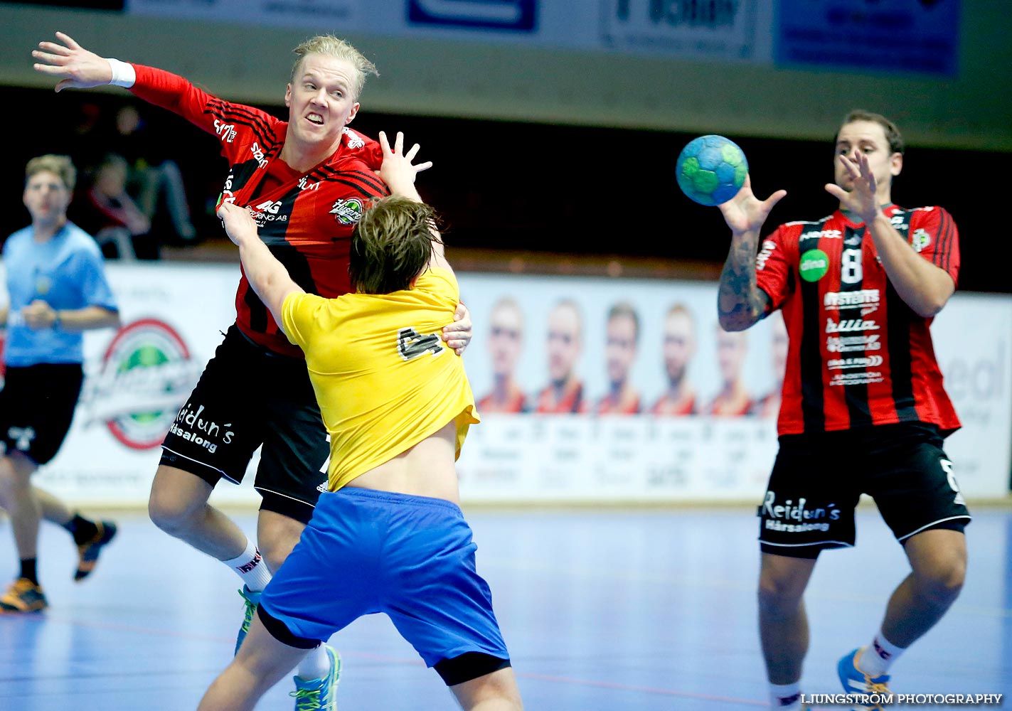 HK Country-HK Cliff 28-24,herr,Skövde Idrottshall,Skövde,Sverige,Handboll,,2014,97267