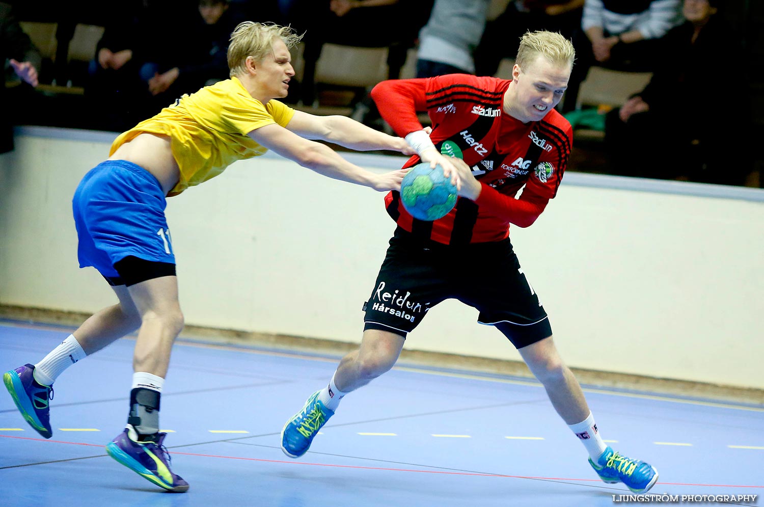 HK Country-HK Cliff 28-24,herr,Skövde Idrottshall,Skövde,Sverige,Handboll,,2014,97276