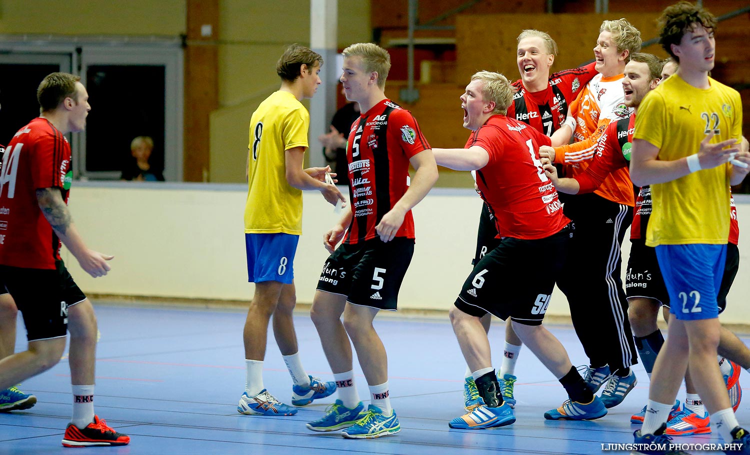 HK Country-HK Cliff 28-24,herr,Skövde Idrottshall,Skövde,Sverige,Handboll,,2014,97295