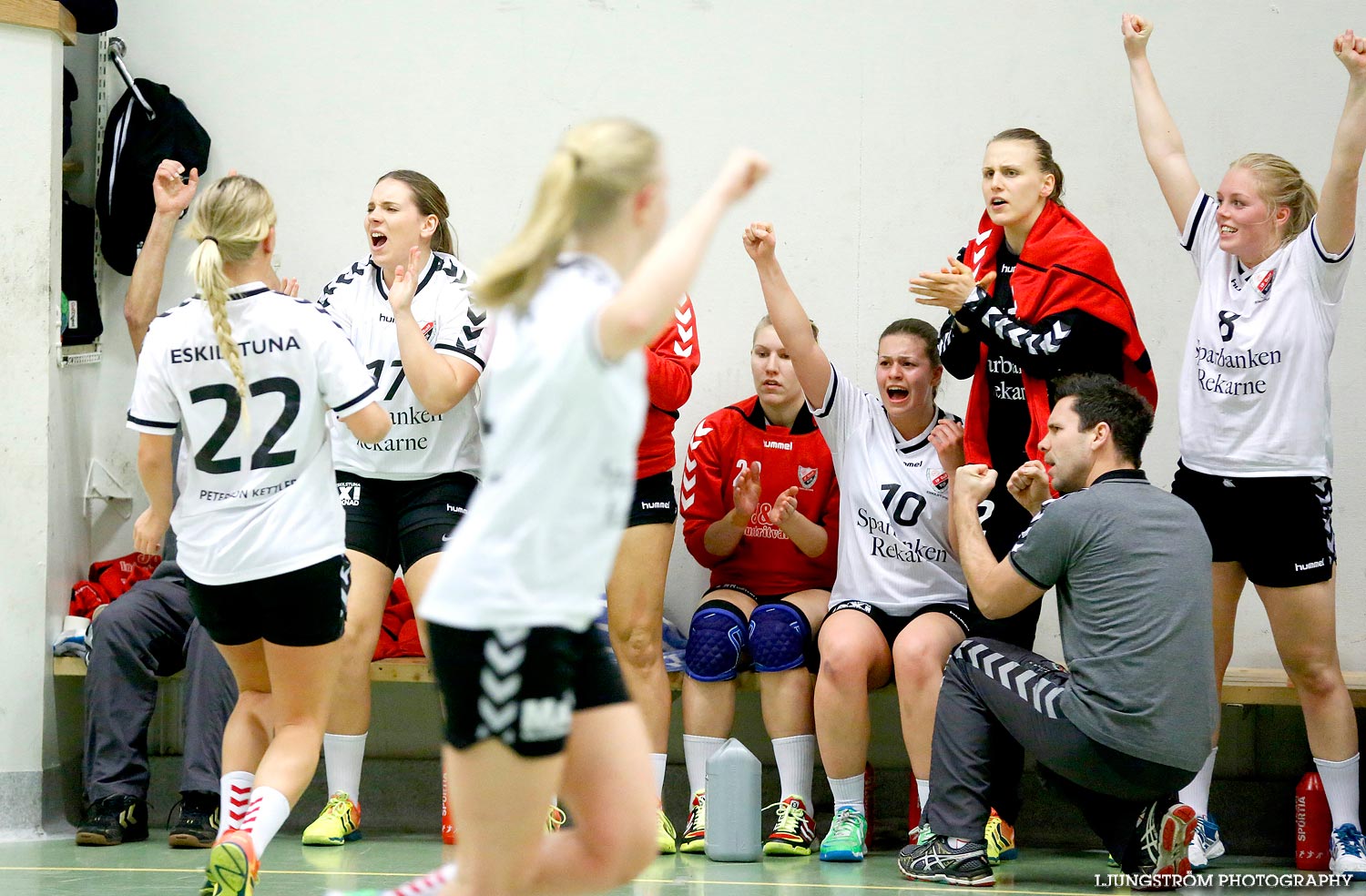 Skara HF-Eskilstuna Guif 23-24,dam,Skara Idrottshall,Skara,Sverige,Handboll,,2014,95825