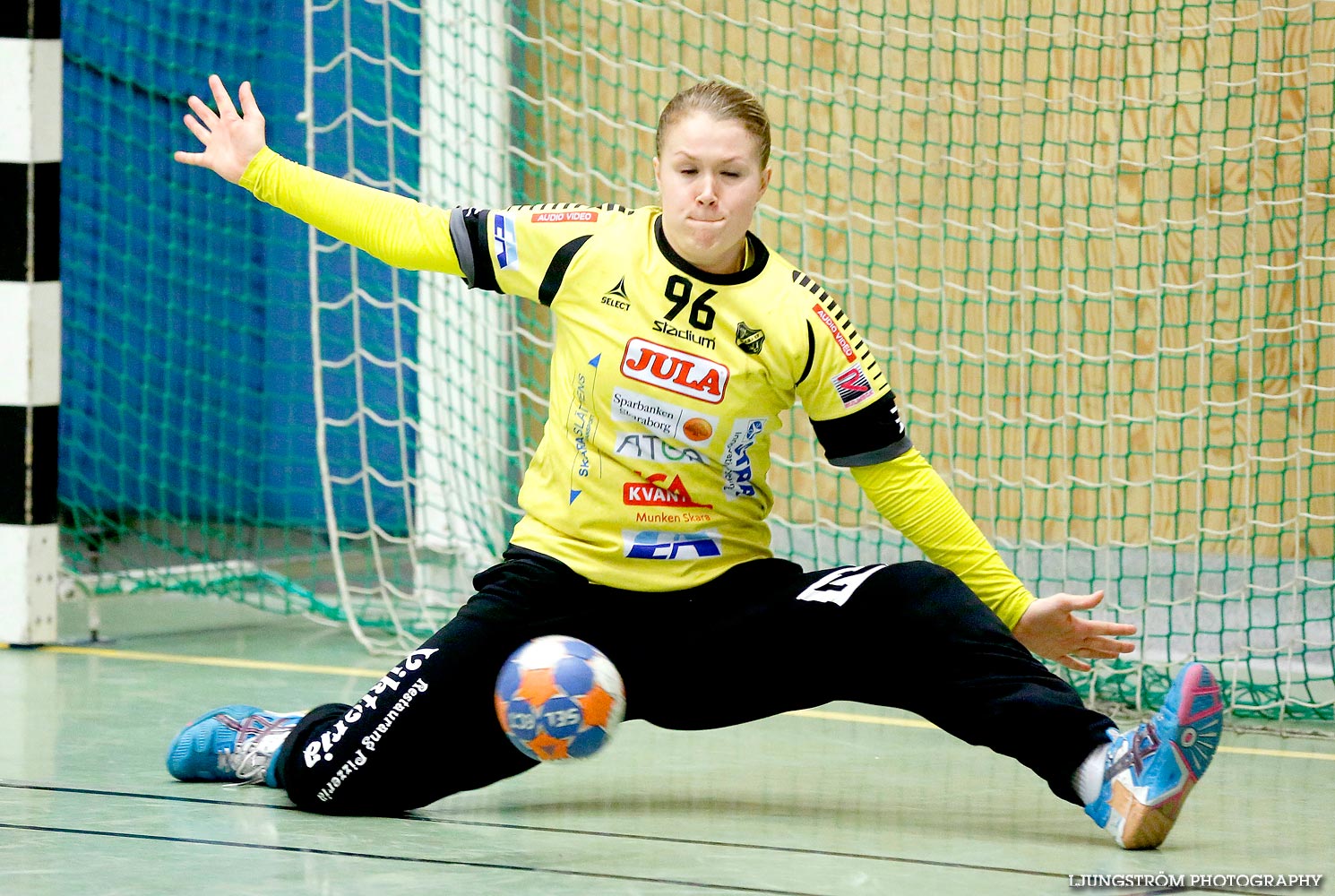 Skara HF-Eskilstuna Guif 23-24,dam,Skara Idrottshall,Skara,Sverige,Handboll,,2014,95857