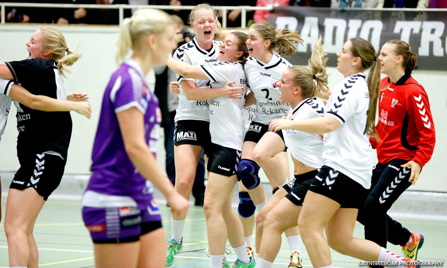 Skara HF-Eskilstuna Guif 23-24,dam,Skara Idrottshall,Skara,Sverige,Handboll,,2014,95916