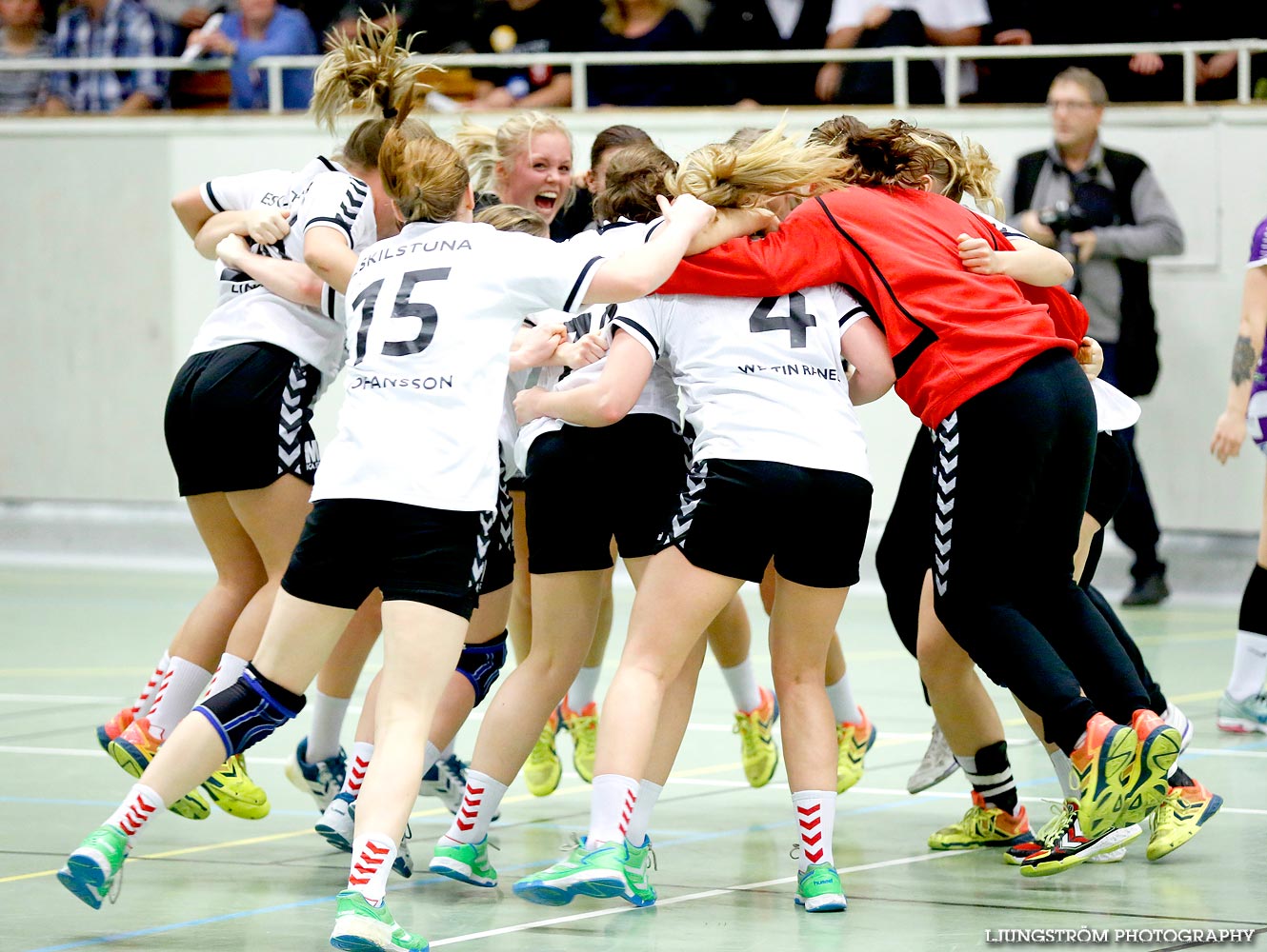 Skara HF-Eskilstuna Guif 23-24,dam,Skara Idrottshall,Skara,Sverige,Handboll,,2014,95918