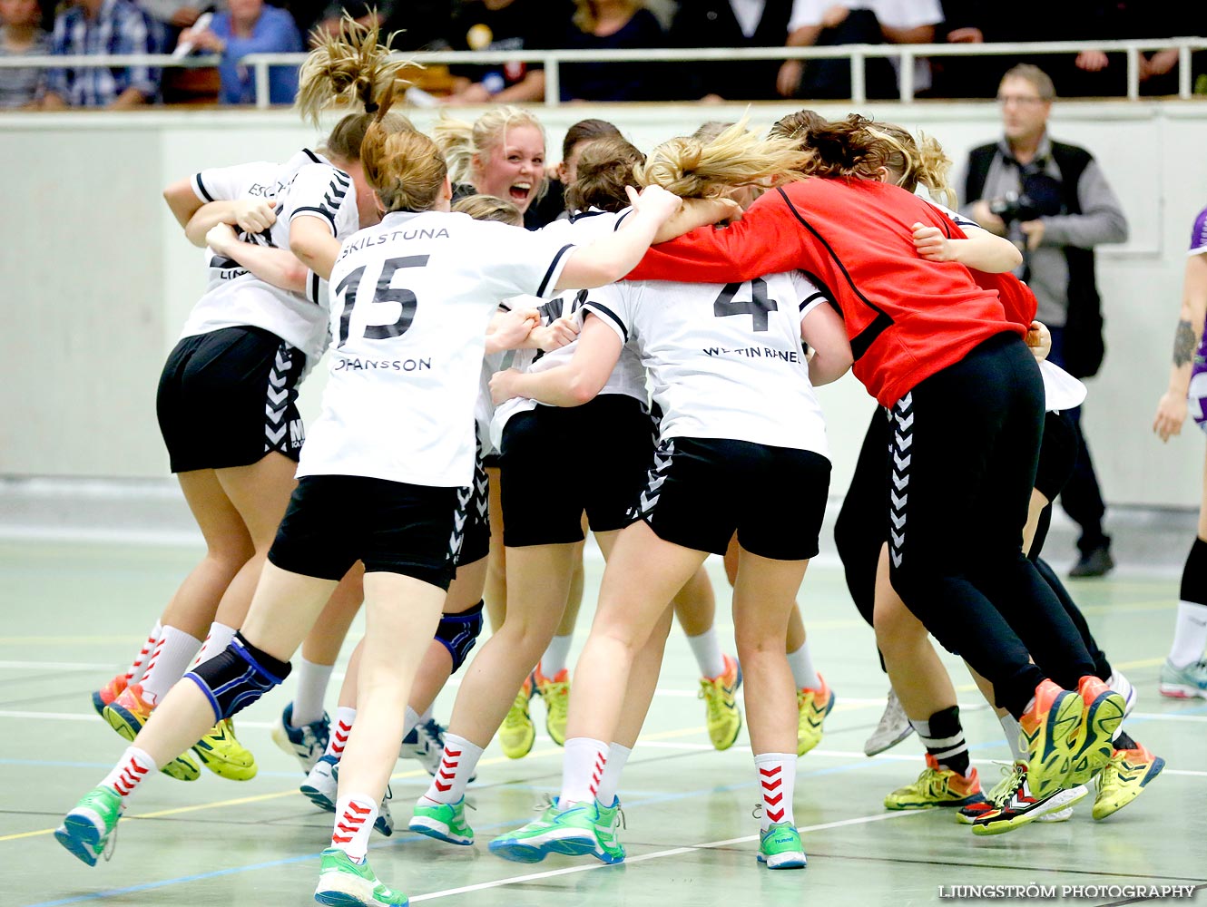 Skara HF-Eskilstuna Guif 23-24,dam,Skara Idrottshall,Skara,Sverige,Handboll,,2014,95918