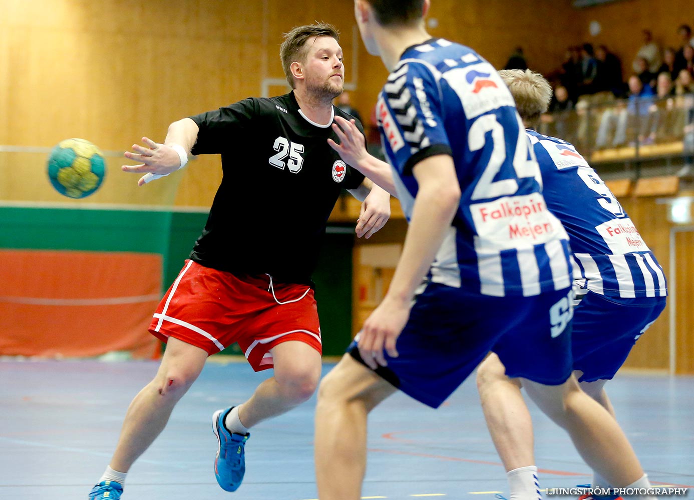 HK Guldkroken-HK Skövde 17-34,herr,Guldkrokshallen,Hjo,Sverige,Handboll,,2015,105499