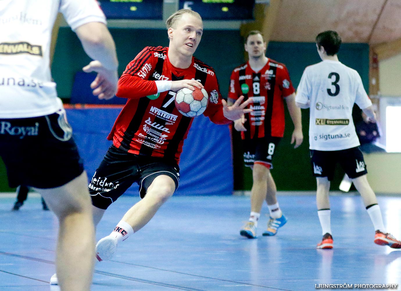 HK Country-HF SIF 31-17,herr,Skövde Idrottshall,Skövde,Sverige,Handboll,,2015,106579