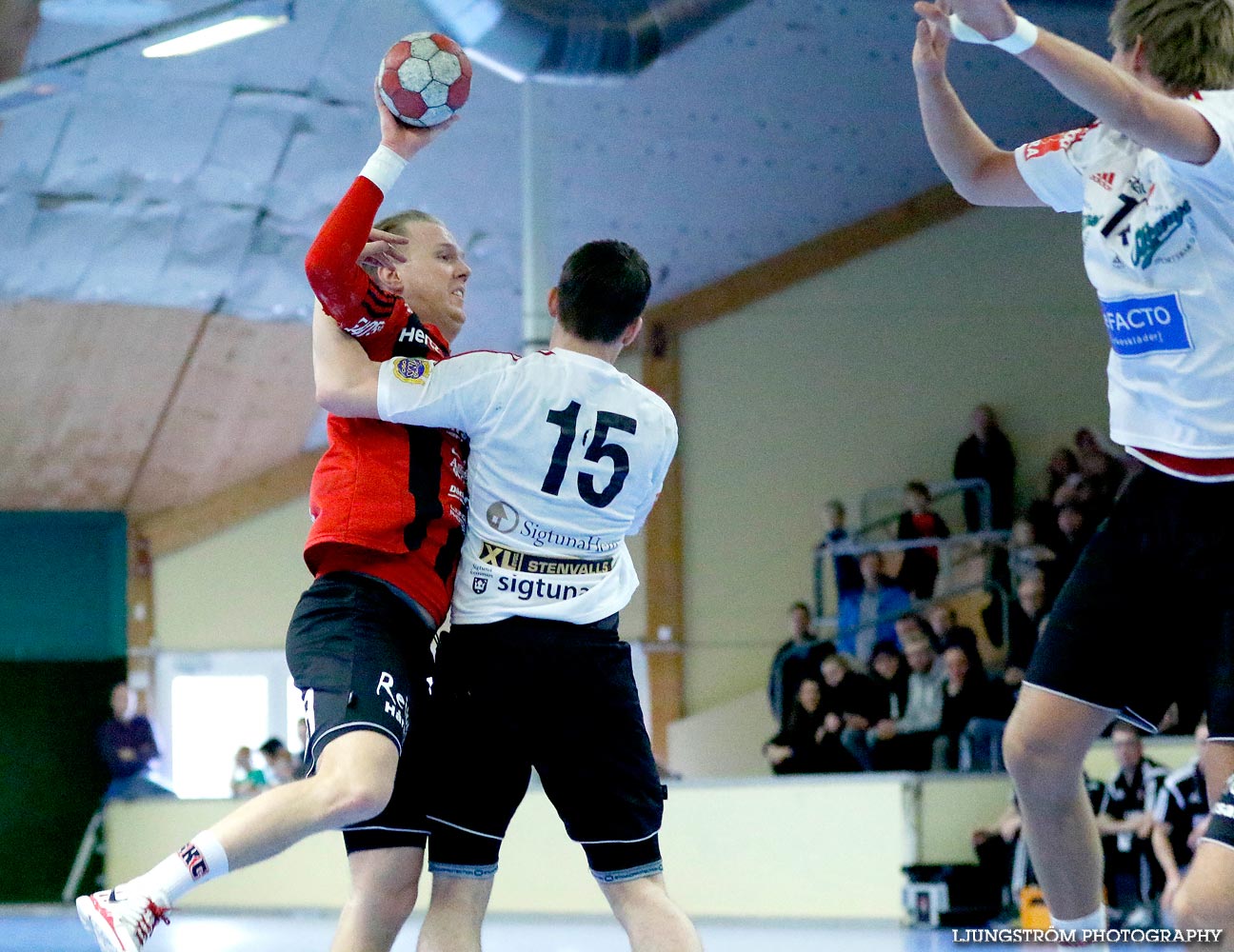 HK Country-HF SIF 31-17,herr,Skövde Idrottshall,Skövde,Sverige,Handboll,,2015,106608