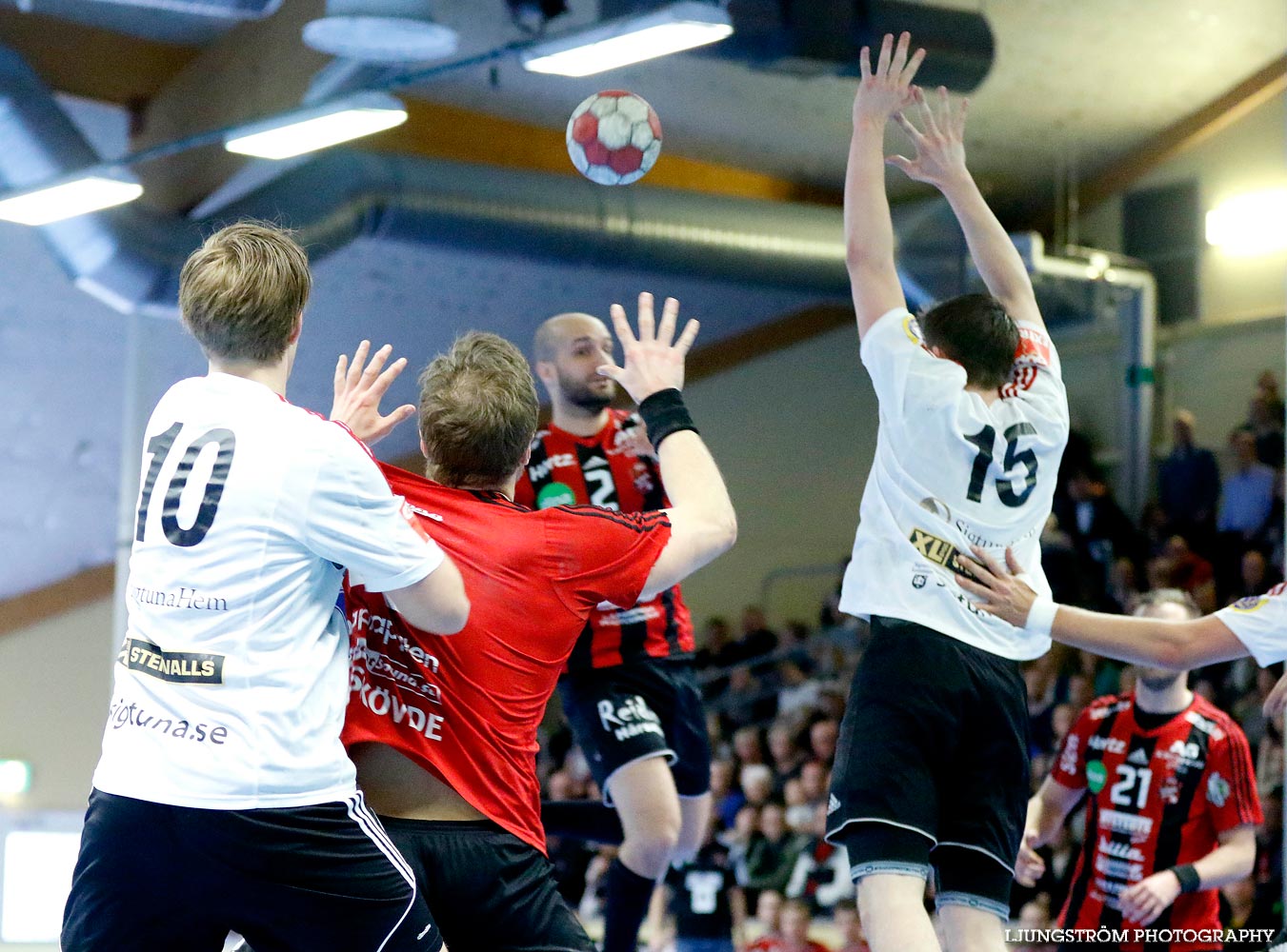 HK Country-HF SIF 31-17,herr,Skövde Idrottshall,Skövde,Sverige,Handboll,,2015,106612