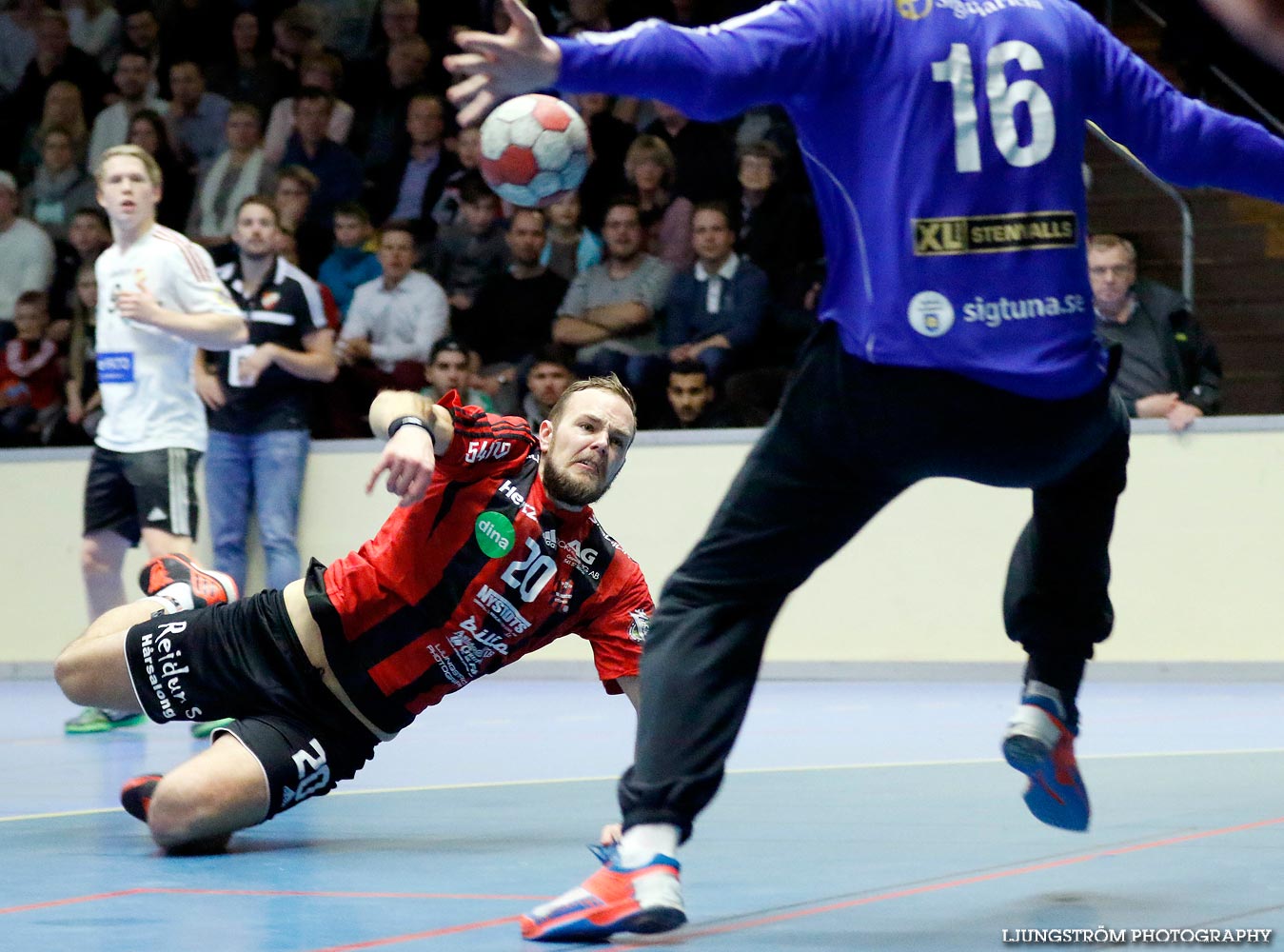 HK Country-HF SIF 31-17,herr,Skövde Idrottshall,Skövde,Sverige,Handboll,,2015,106615