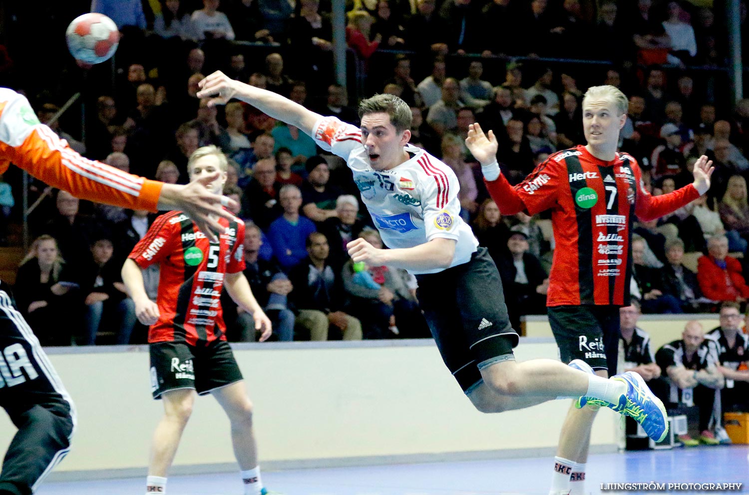 HK Country-HF SIF 31-17,herr,Skövde Idrottshall,Skövde,Sverige,Handboll,,2015,106656