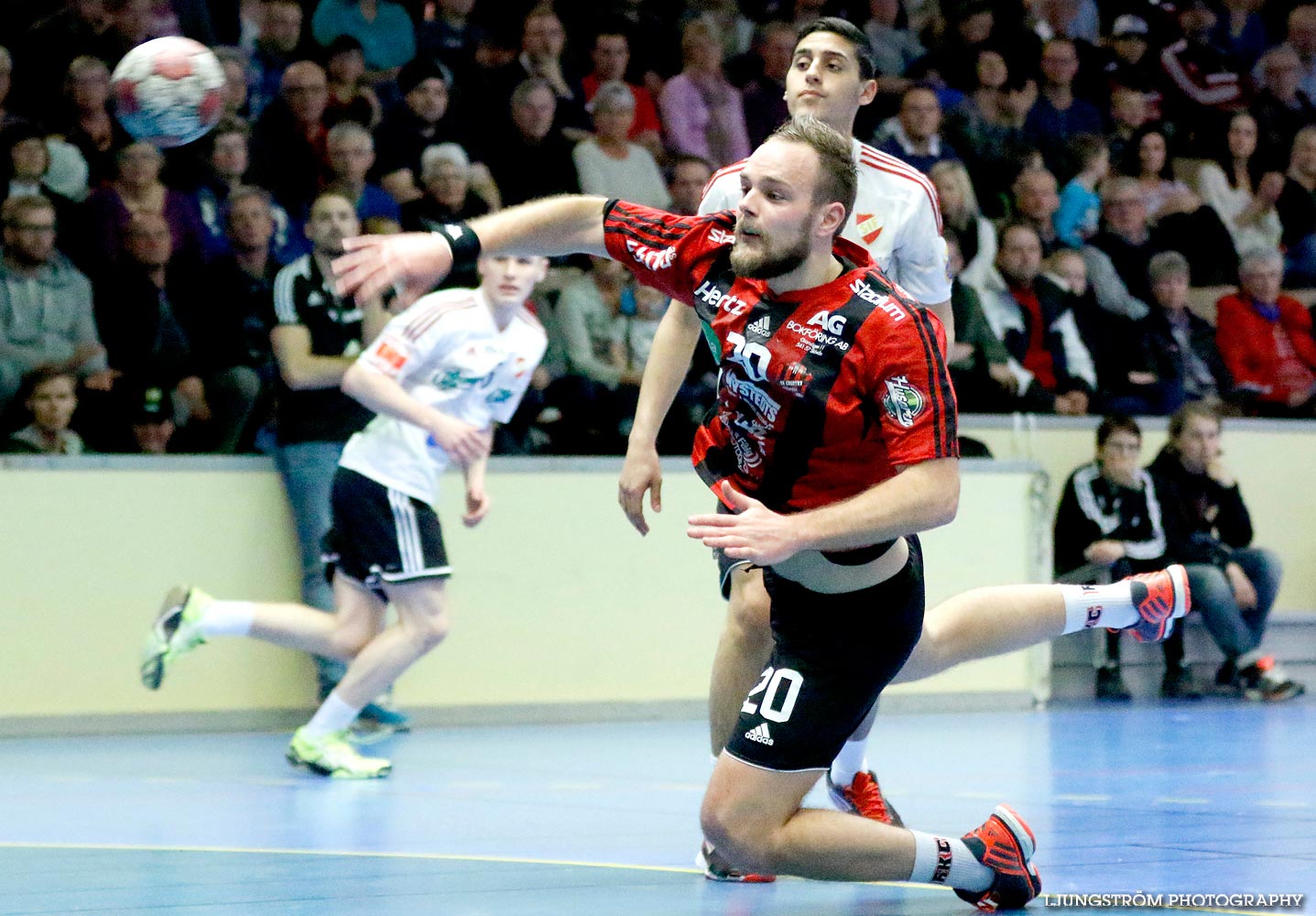 HK Country-HF SIF 31-17,herr,Skövde Idrottshall,Skövde,Sverige,Handboll,,2015,106704