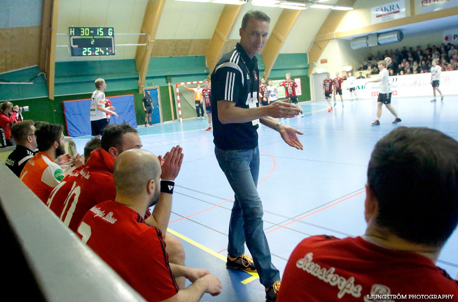 HK Country-HF SIF 31-17,herr,Skövde Idrottshall,Skövde,Sverige,Handboll,,2015,106718