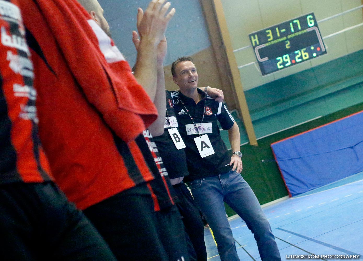 HK Country-HF SIF 31-17,herr,Skövde Idrottshall,Skövde,Sverige,Handboll,,2015,106726