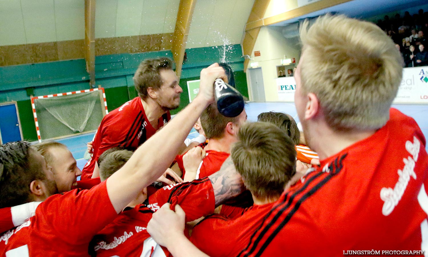 HK Country-HF SIF 31-17,herr,Skövde Idrottshall,Skövde,Sverige,Handboll,,2015,106733