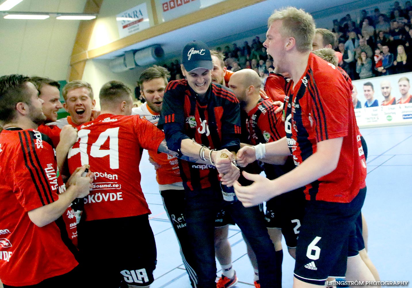 HK Country-HF SIF 31-17,herr,Skövde Idrottshall,Skövde,Sverige,Handboll,,2015,106741