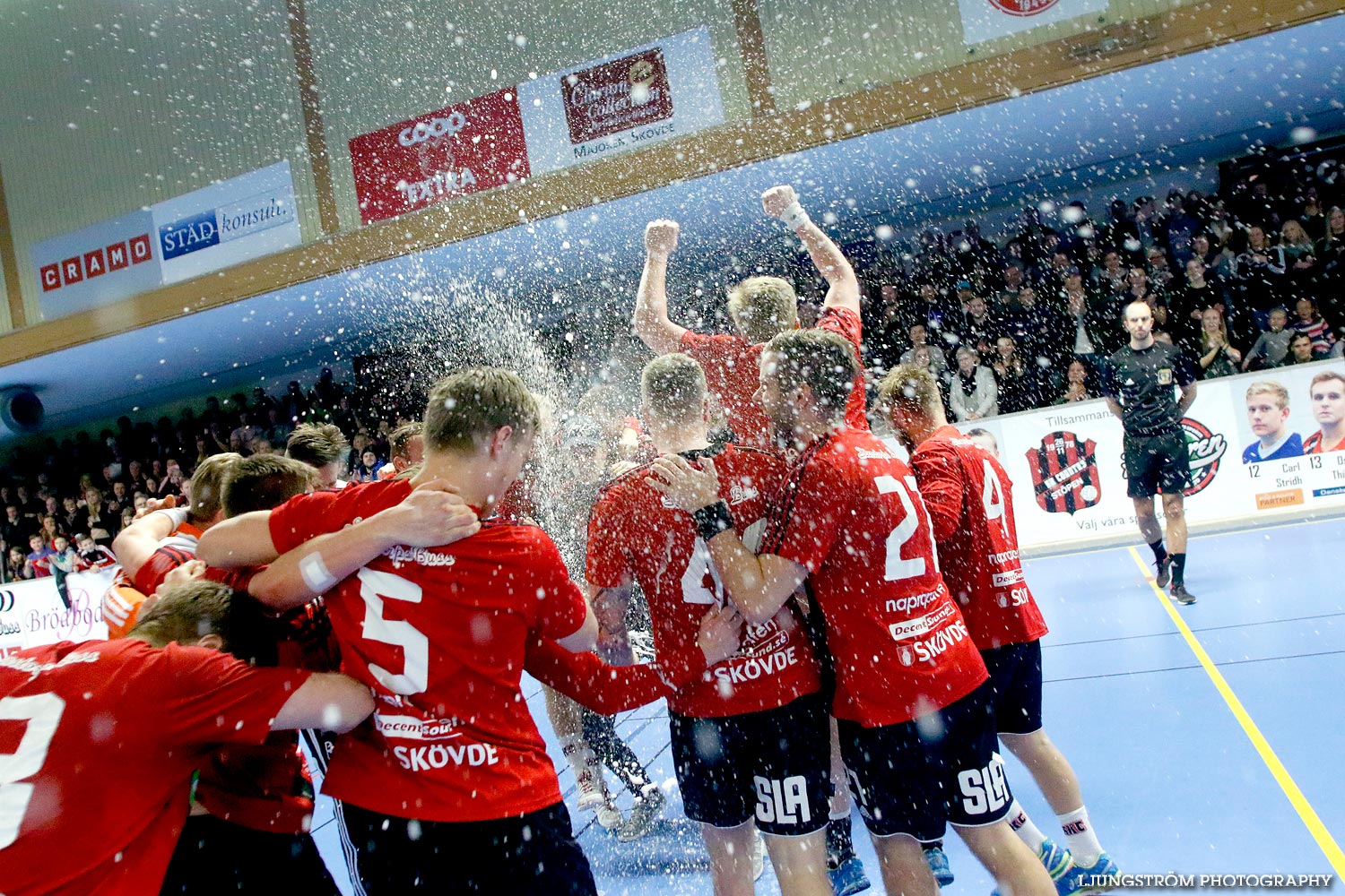 HK Country-HF SIF 31-17,herr,Skövde Idrottshall,Skövde,Sverige,Handboll,,2015,106742