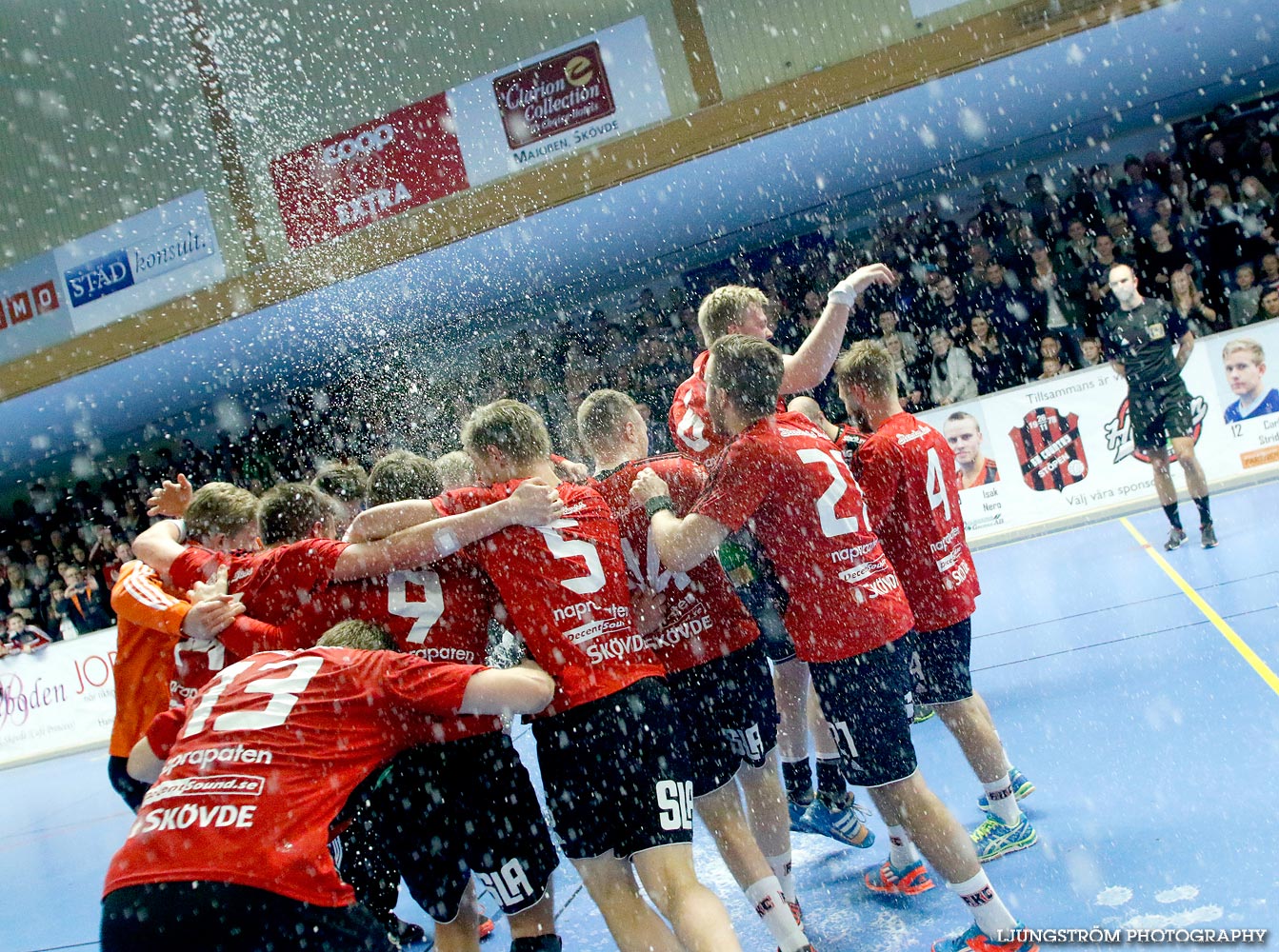 HK Country-HF SIF 31-17,herr,Skövde Idrottshall,Skövde,Sverige,Handboll,,2015,106743