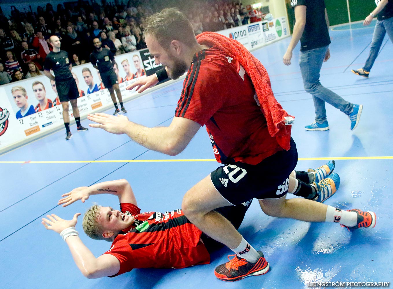 HK Country-HF SIF 31-17,herr,Skövde Idrottshall,Skövde,Sverige,Handboll,,2015,106747