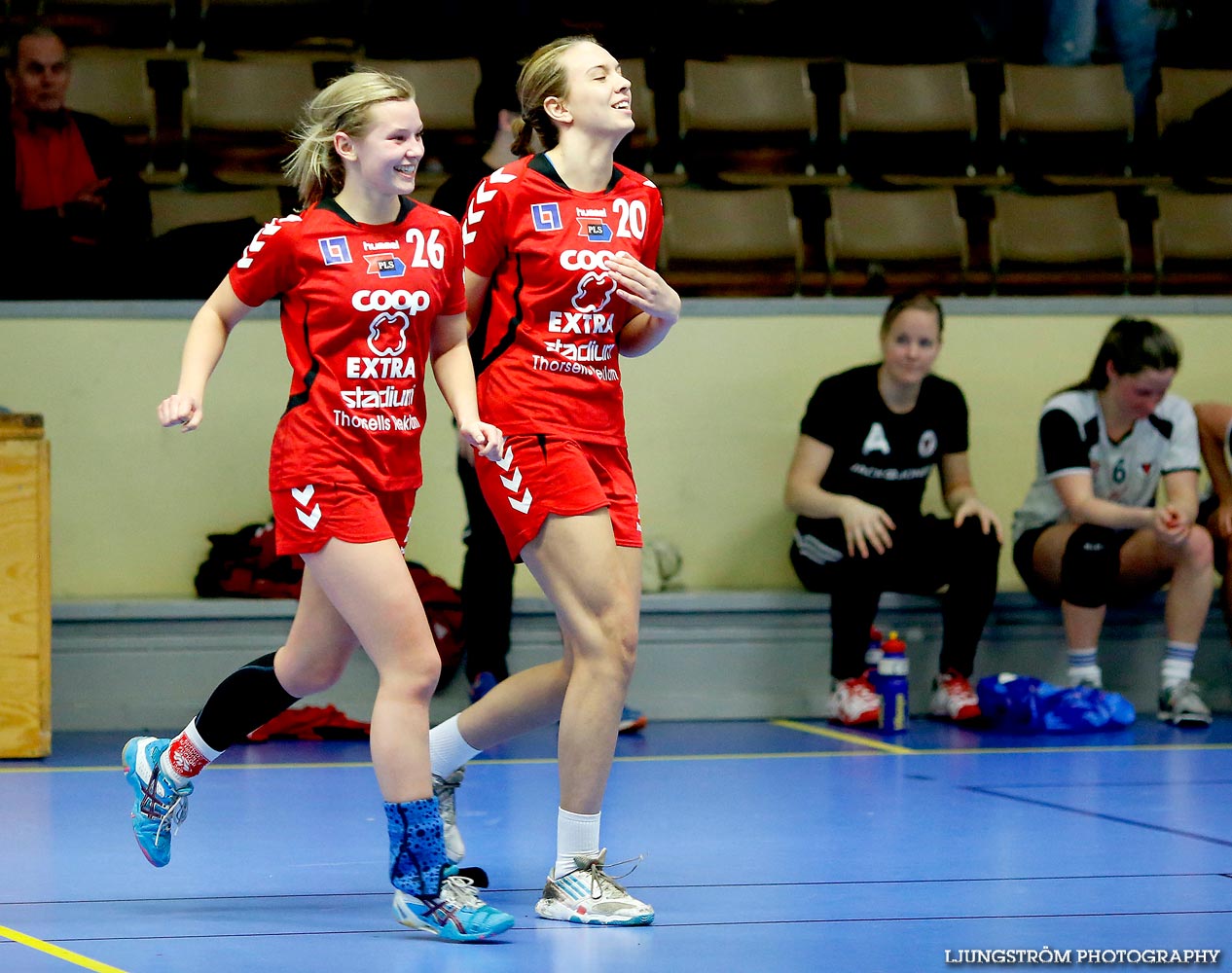 HF Somby/Skövde-KFUM Kalmar HK 34-18,dam,Skövde Idrottshall,Skövde,Sverige,Handboll,,2015,108333