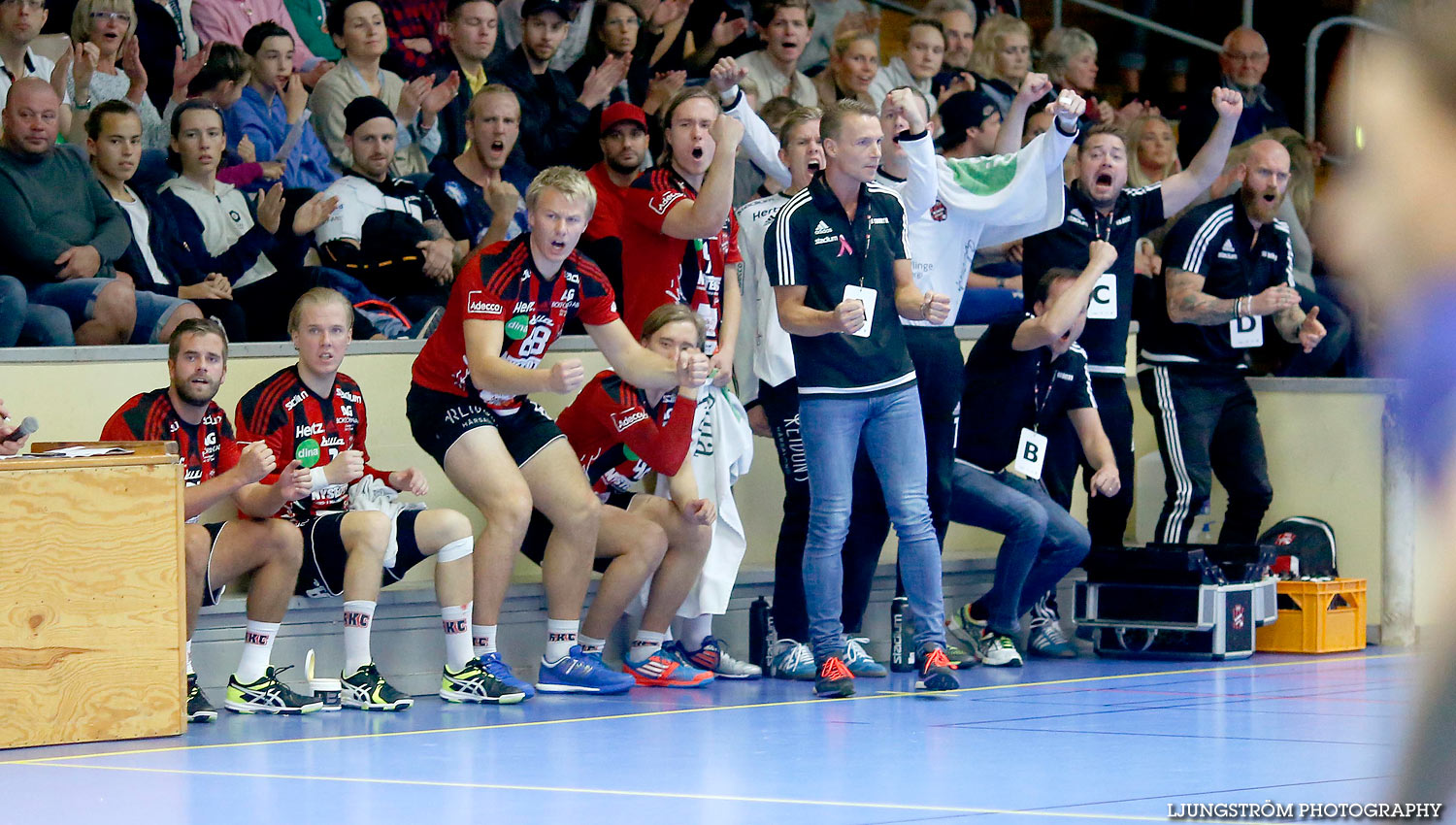 HK Country-LIF Lindesberg 22-26,herr,Skövde Idrottshall,Skövde,Sverige,Handboll,,2015,122604